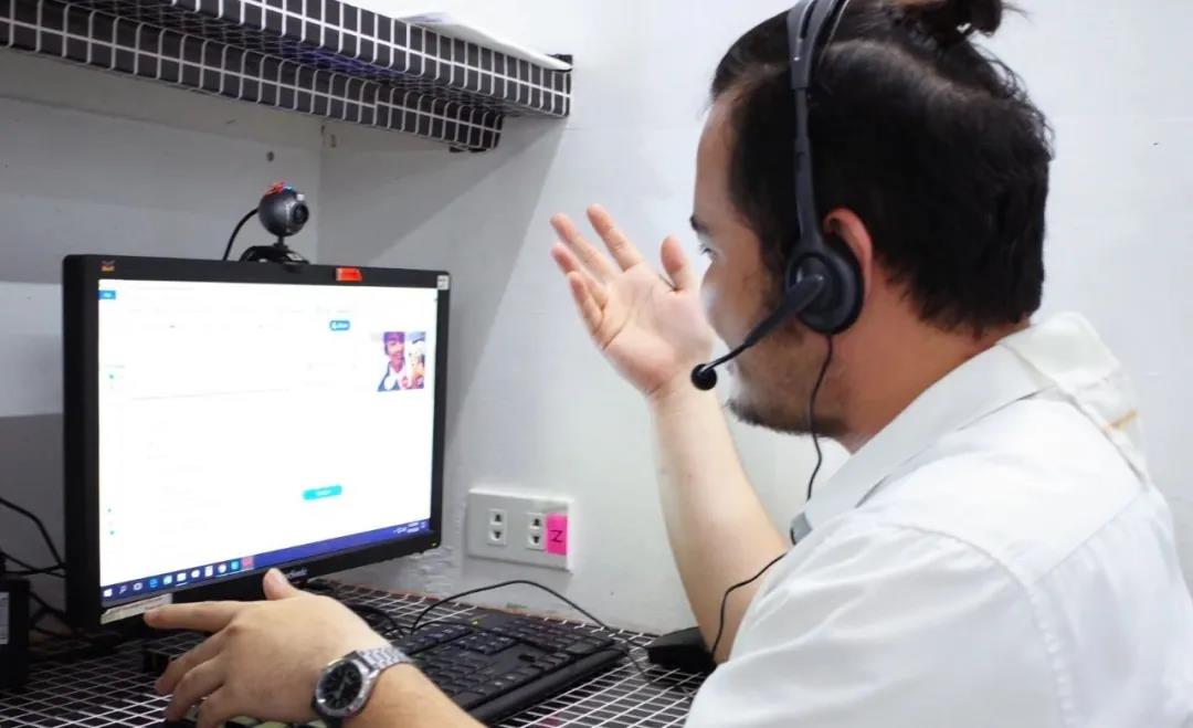 菲律宾英文是美式还是英式,英式英语美式英语国家