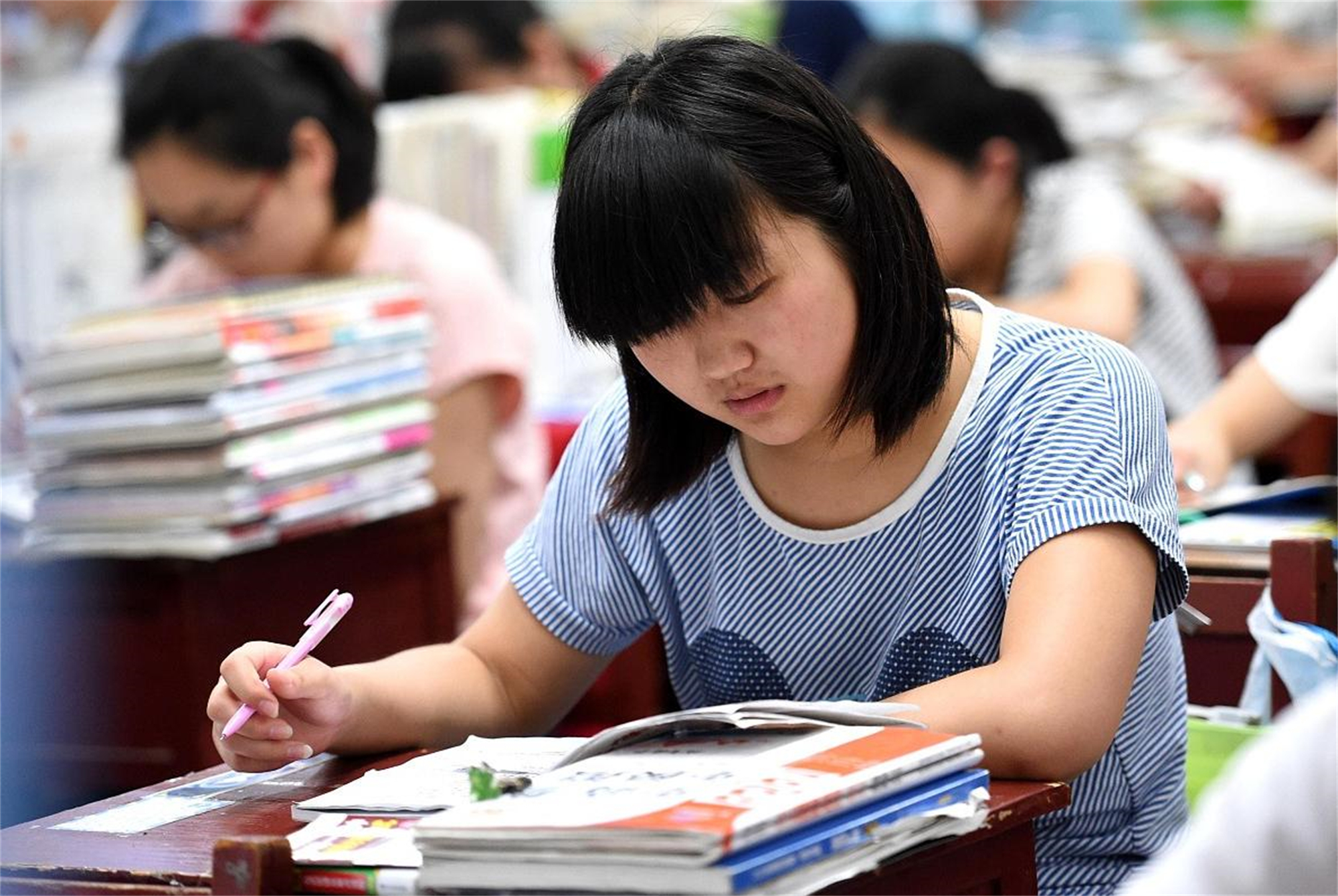 中考结束该不该补习高一课程,中考结束建议上辅导班吗