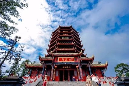 坐上公交去旅行!跟着这条101路线,带你玩遍大半个都江堰~一站一景,吃喝玩乐一网打尽!