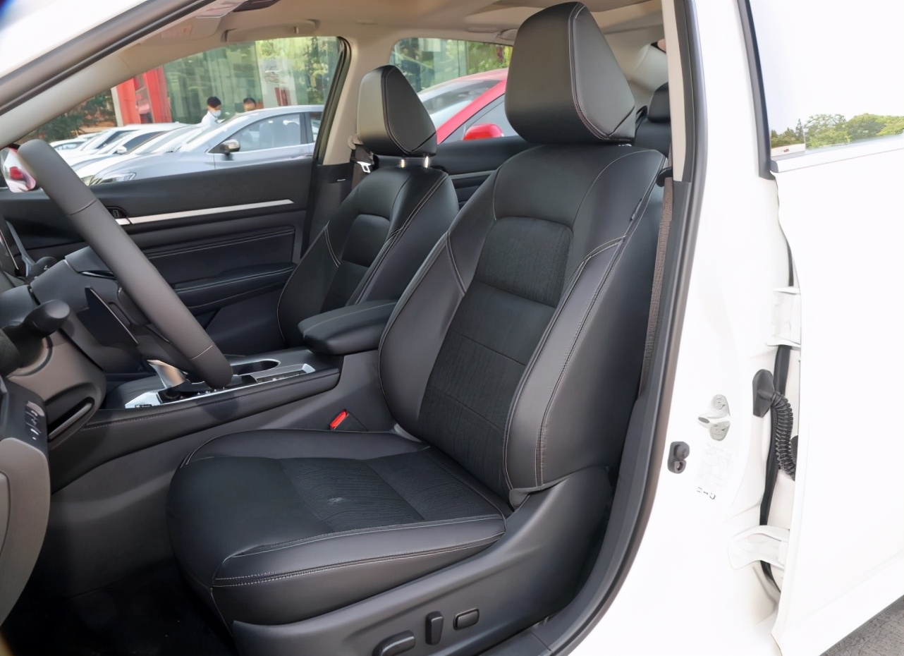 天籁被严重低估的车,日产天籁2.0t有bose音响吗