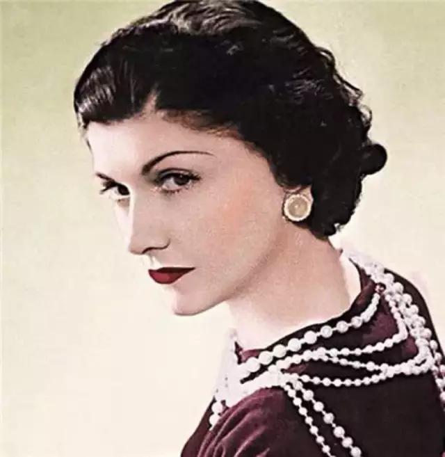 她亲眼看着自己的画作挂进卢浮宫，这位“时尚先锋”不输香奈儿