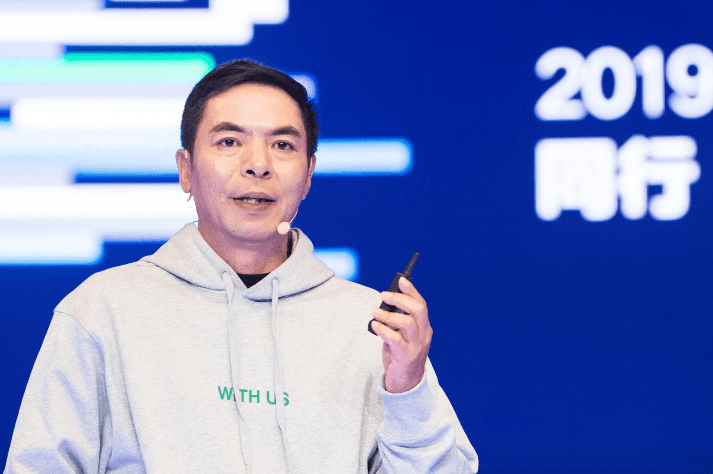 微信“拍一拍”与QQ“戳一戳”截然不同,有何内涵?