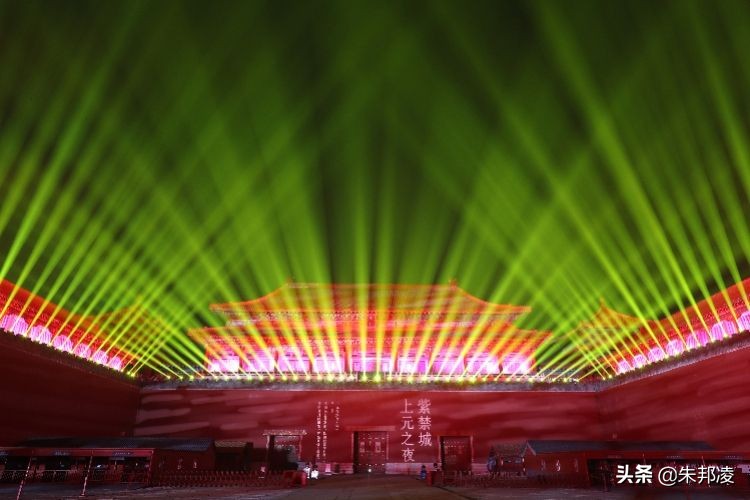 清华学霸让激光业不再向老外缴专利费,还玩转春晚和故宫灯光秀