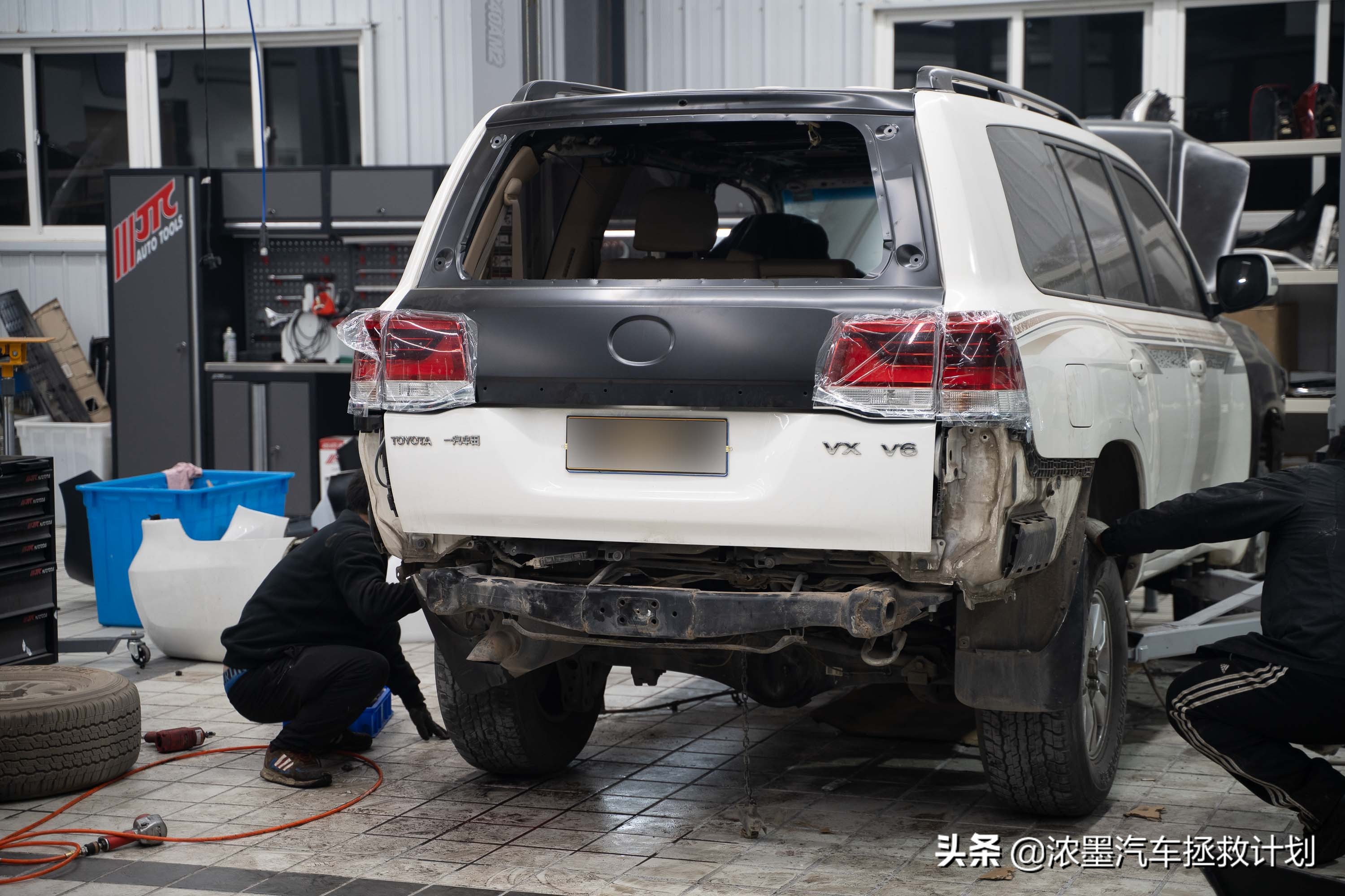 丰田霸道酷路泽带你翻山越岭,丰田兰德酷路泽低速4驱越野模式