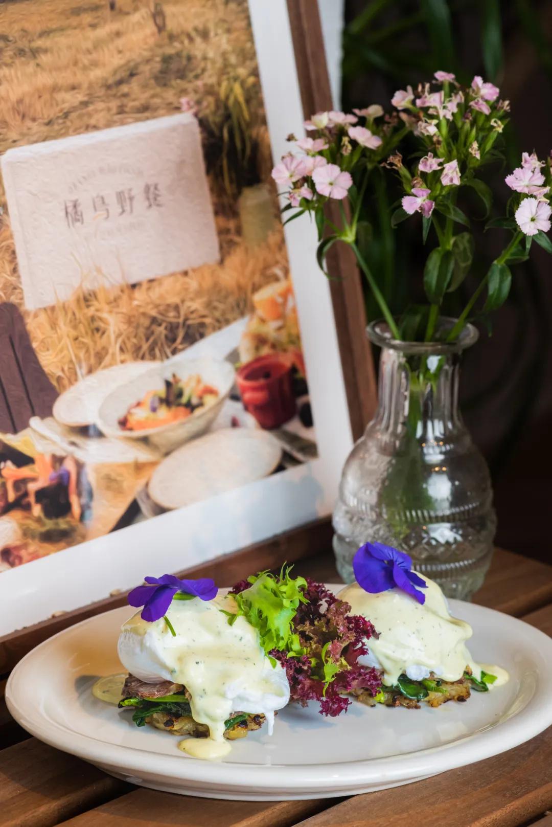 之心城这家餐厅堪称“西餐界CHANEL”，小姐姐们都抢着去