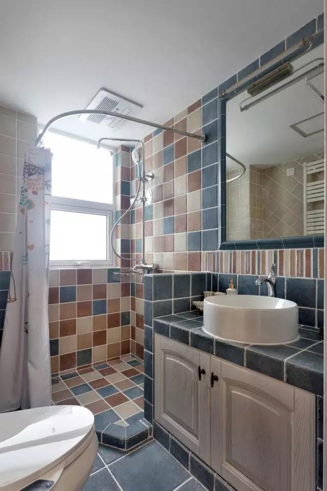 卫生间浴帘好用吗,磁性浴帘与玻璃浴房哪个好