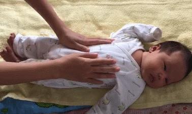 宝宝总是憋气蹬腿大哭怎么回事,宝宝蹬腿憋气手乱挥是什么问题