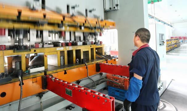 凤凰涅磐黑檀木,凤凰涅磐破茧重生