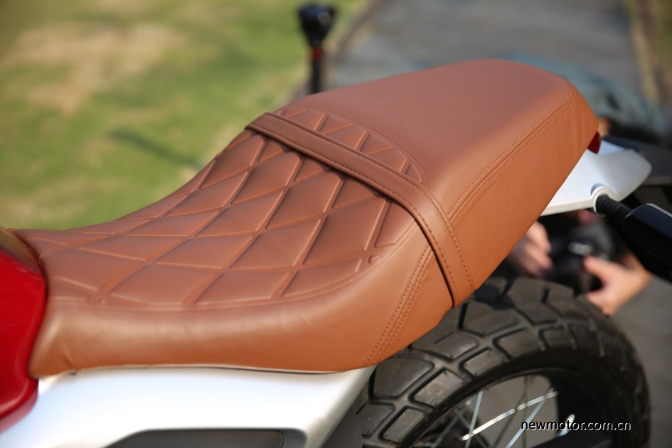 鸷道190ss发动机是进口原装的吗,五羊本田鸷道190ss落地价多少钱