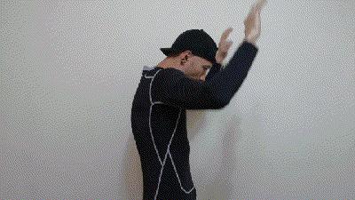 为什么很多健身动作都要收紧肩胛骨？掌握其中原理，健身才会高效