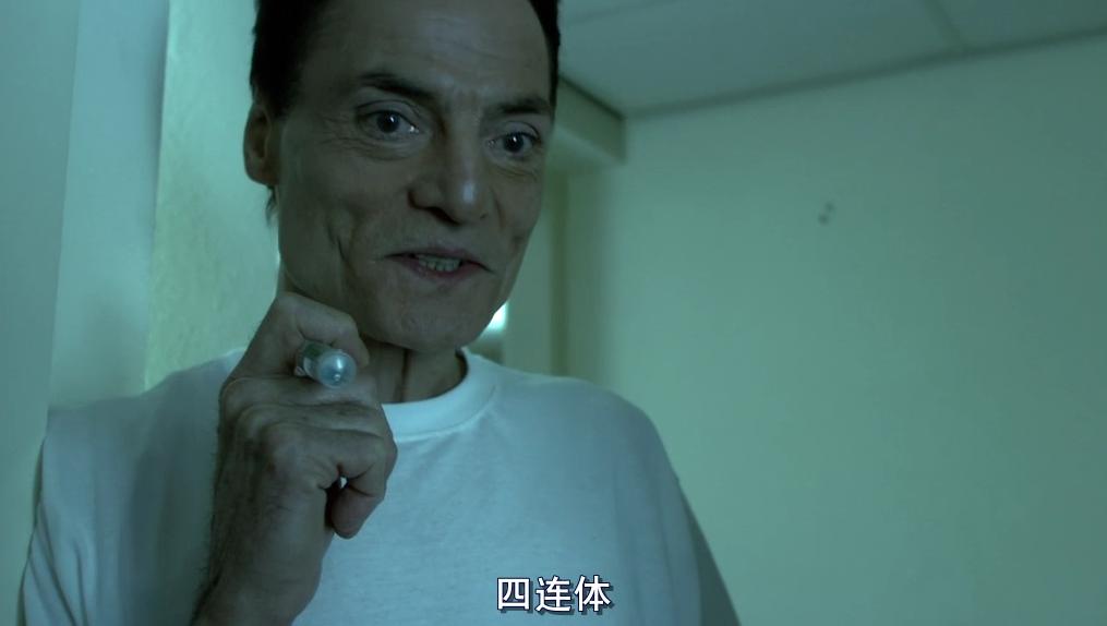 《人体蜈蚣系列》：从全彩到黑白默片重口味背后的荒诞剧情