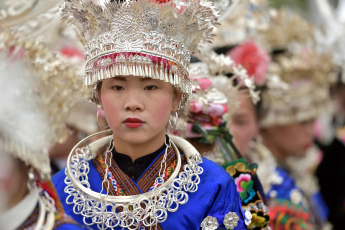 探访苗族银饰,苗族风情拨银饰