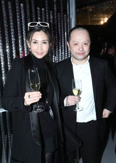 邱淑贞老公沈嘉伟身价多少亿,沈嘉伟评价邱淑贞访谈完整视频