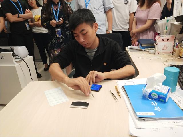 应该选择什么样的手机膜舒服,如何选购实用的手机膜呢