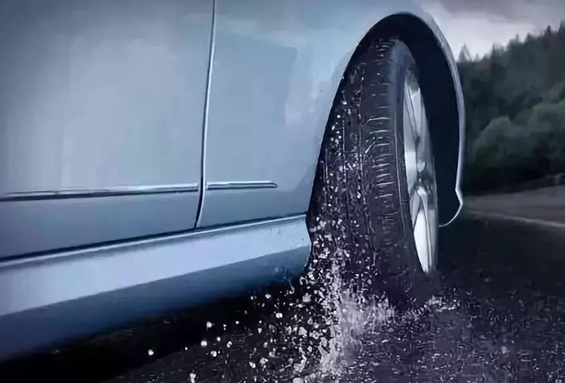 下雨天开车车窗外起雾怎么办,下雨天车窗外面起雾怎么办