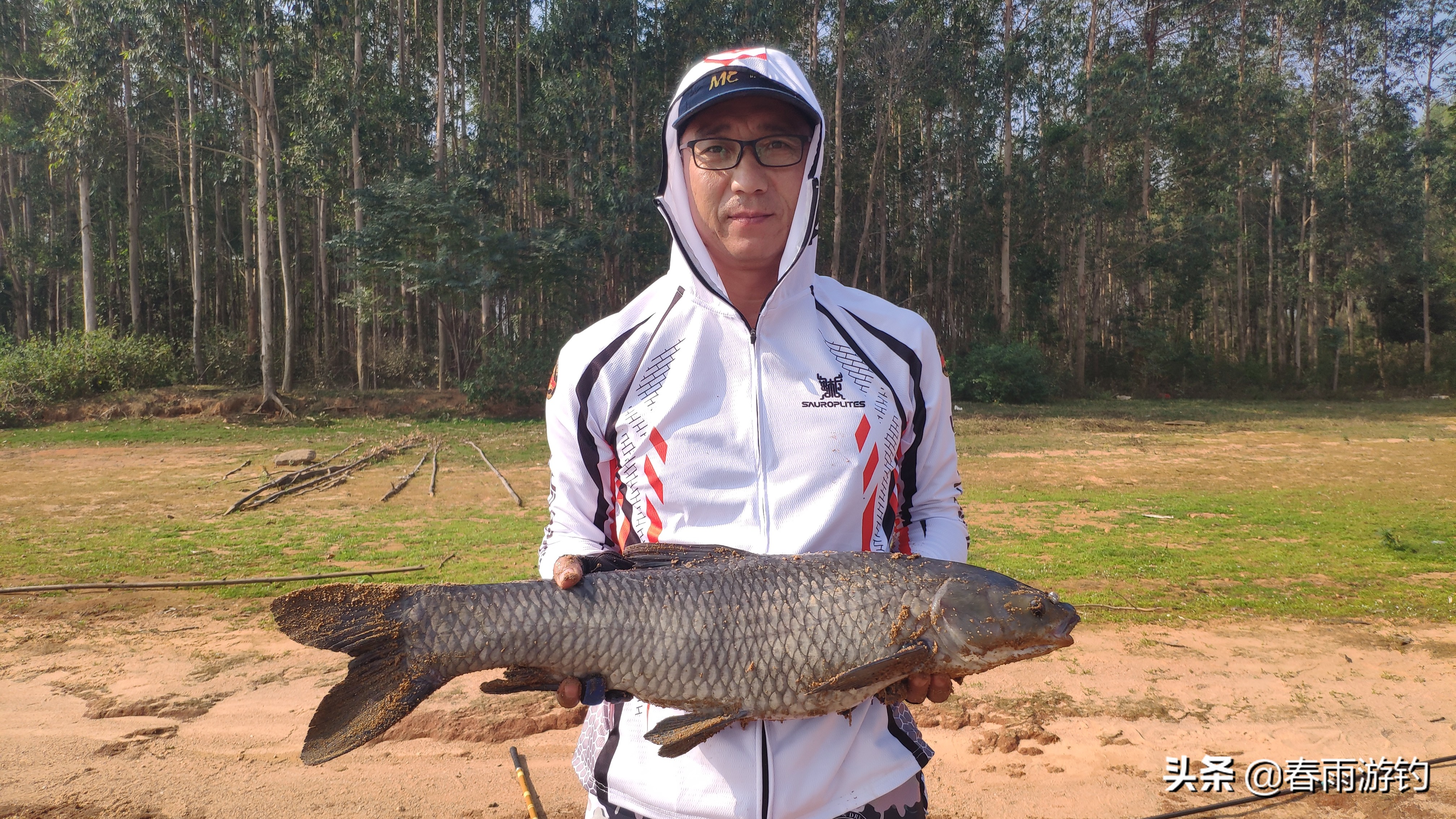 野钓小鱼闹钩怎么回事,江里流水钓鱼怎么防止走漂