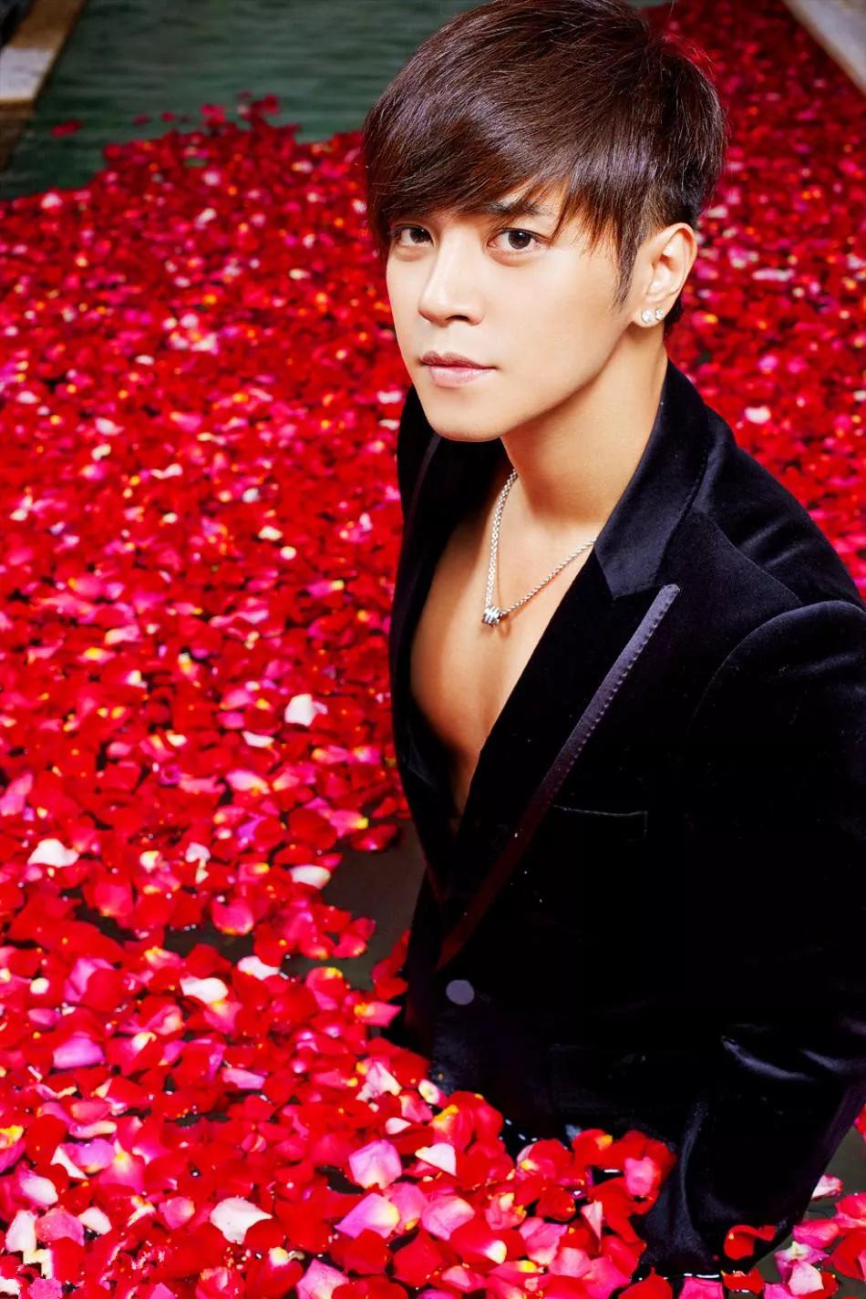 罗志祥早期与外国舞者对战视频,罗志祥演过的电影人物