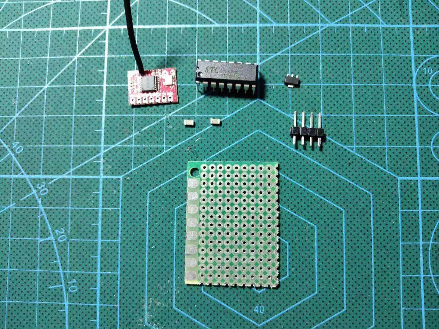 自制遥控飞机需要哪些材料,遥控飞机的遥控器自制