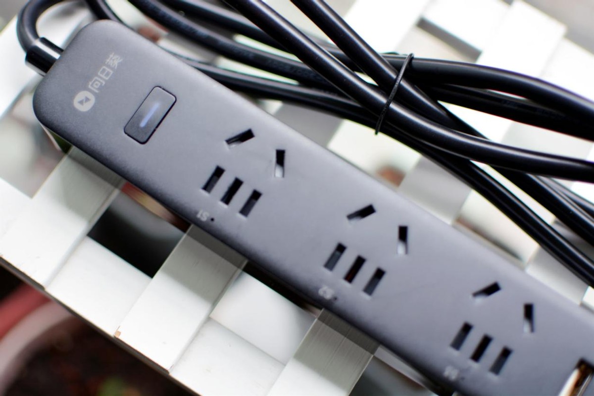 向日葵远程开机插座拆解,向日葵智能插线板设备分享