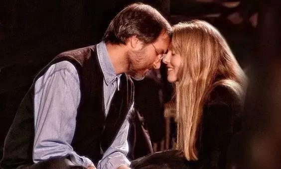 乔布斯养父母为何对乔布斯特别好,乔布斯对待他的亲生父母怎么样