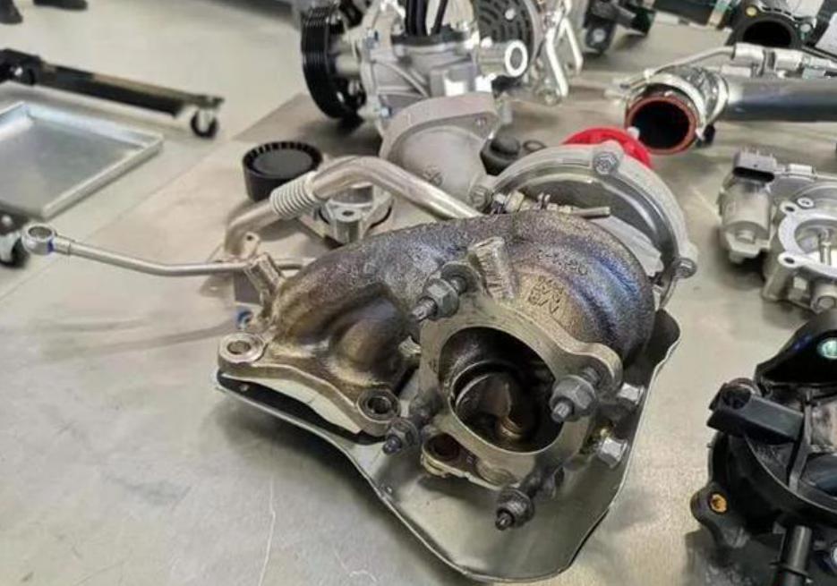 魏派摩卡vs星途揽月5座版比较,星途揽月400t对比摩卡汽车