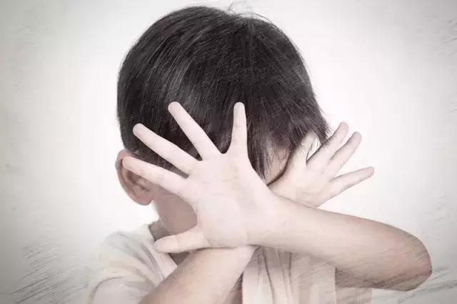 命令式教育对孩子的伤害,棍棒式教育方法只会伤害到孩子