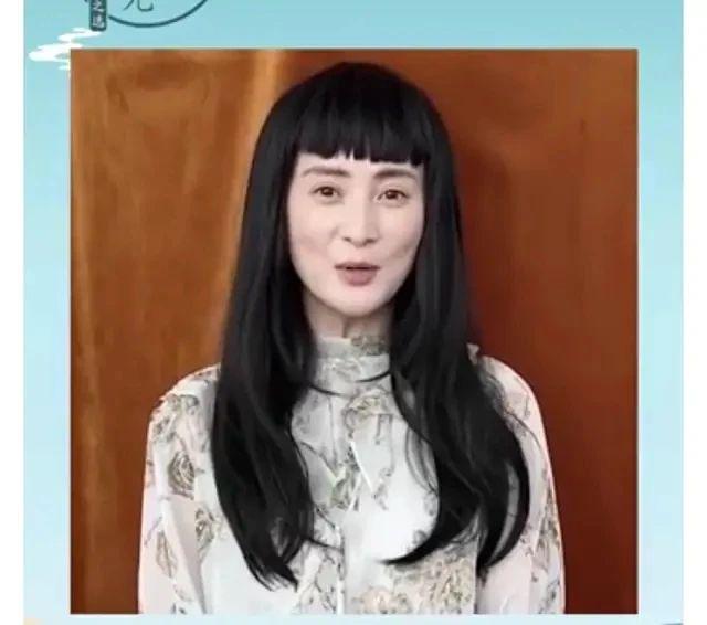 蒋勤勤瘦到脱相,44岁蒋勤勤瘦脱相