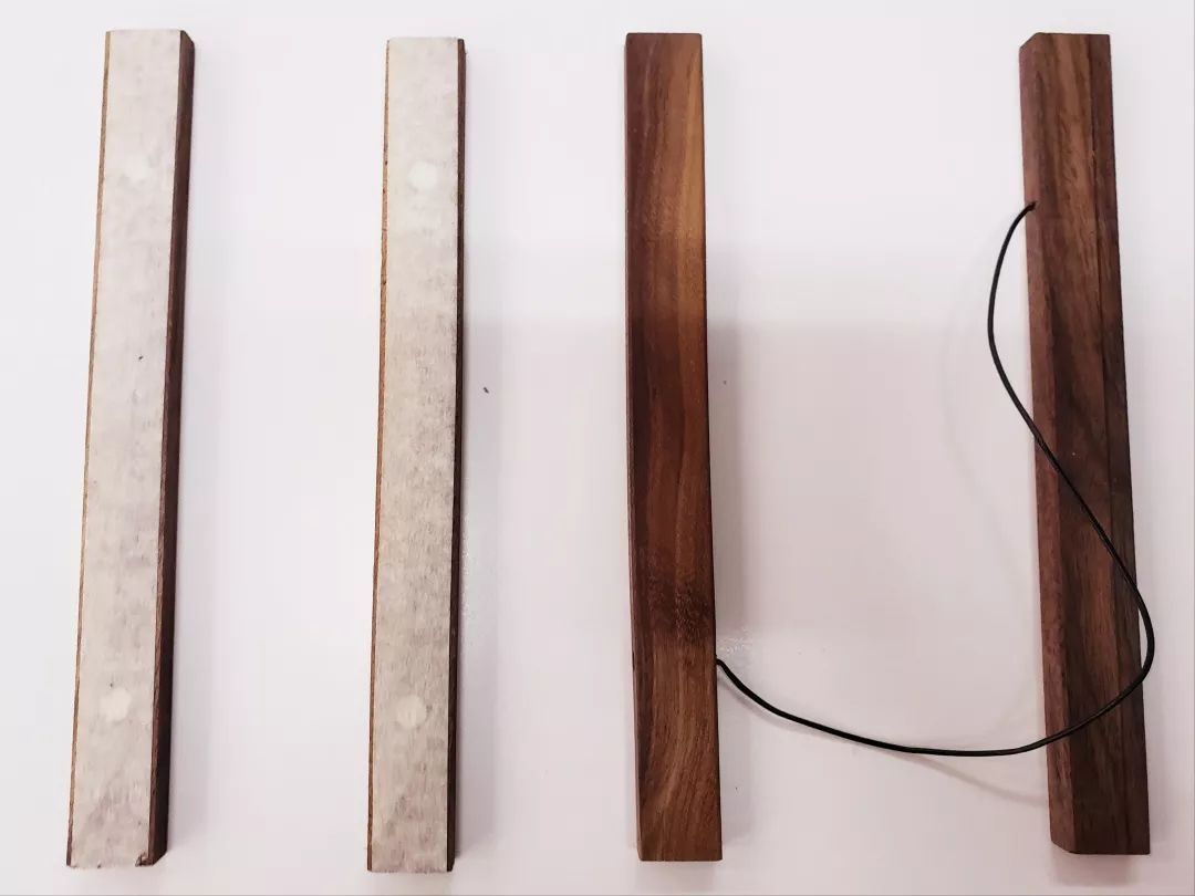 七月念“雀”，意思是七月像小鸟一样飞走了