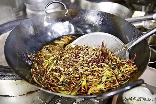 凉菜红油与热菜红油区别,红油辣椒油哪个牌子拌凉菜好吃