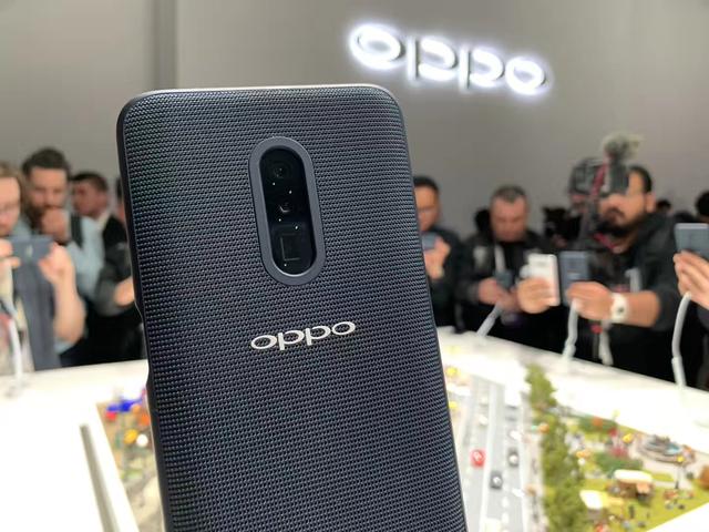 现在opporeno十倍变焦还值得买么,opporeno10倍变焦版是高端手机吗