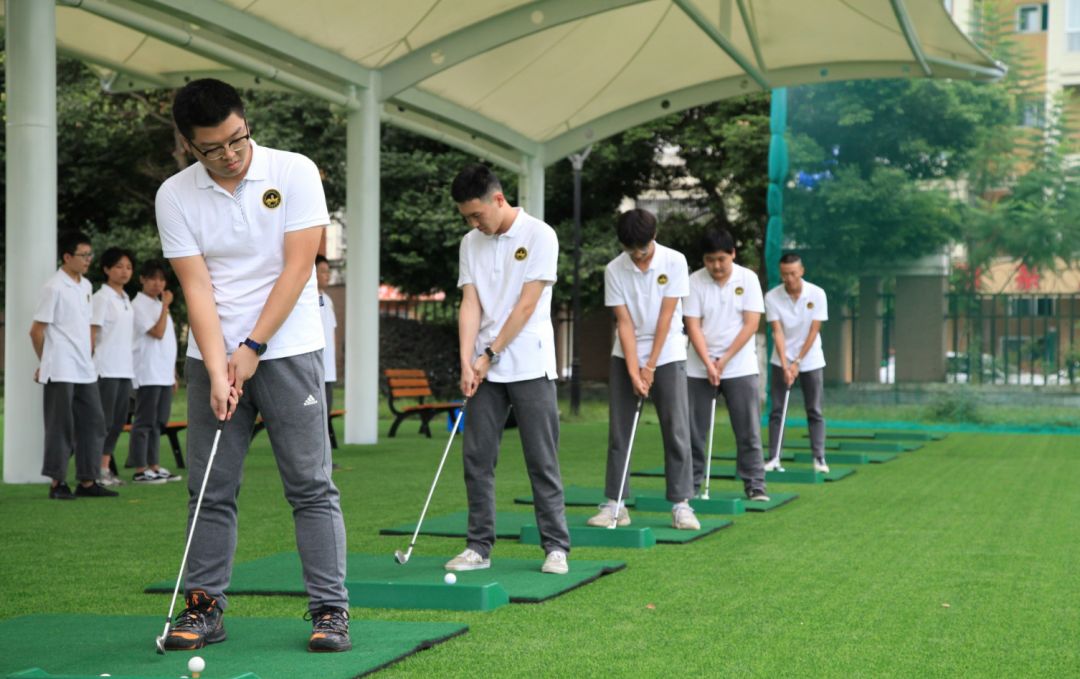 成都市青白江区为明学校校长,成都为明学校徐业云校长