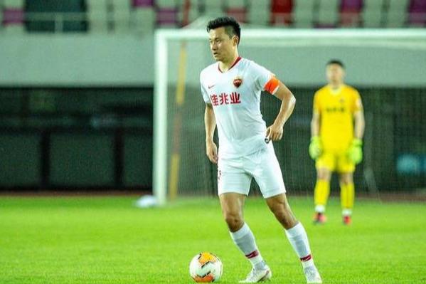 郜林深足薪水,郜林加盟深足工资是多少