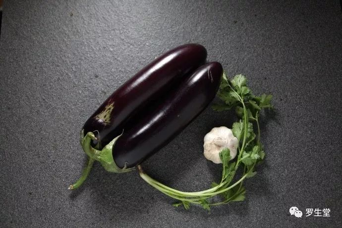 蒜泥茄子的蒜泥汁怎么调制,蒜泥茄子的蒜泥汁怎么调制浓稠