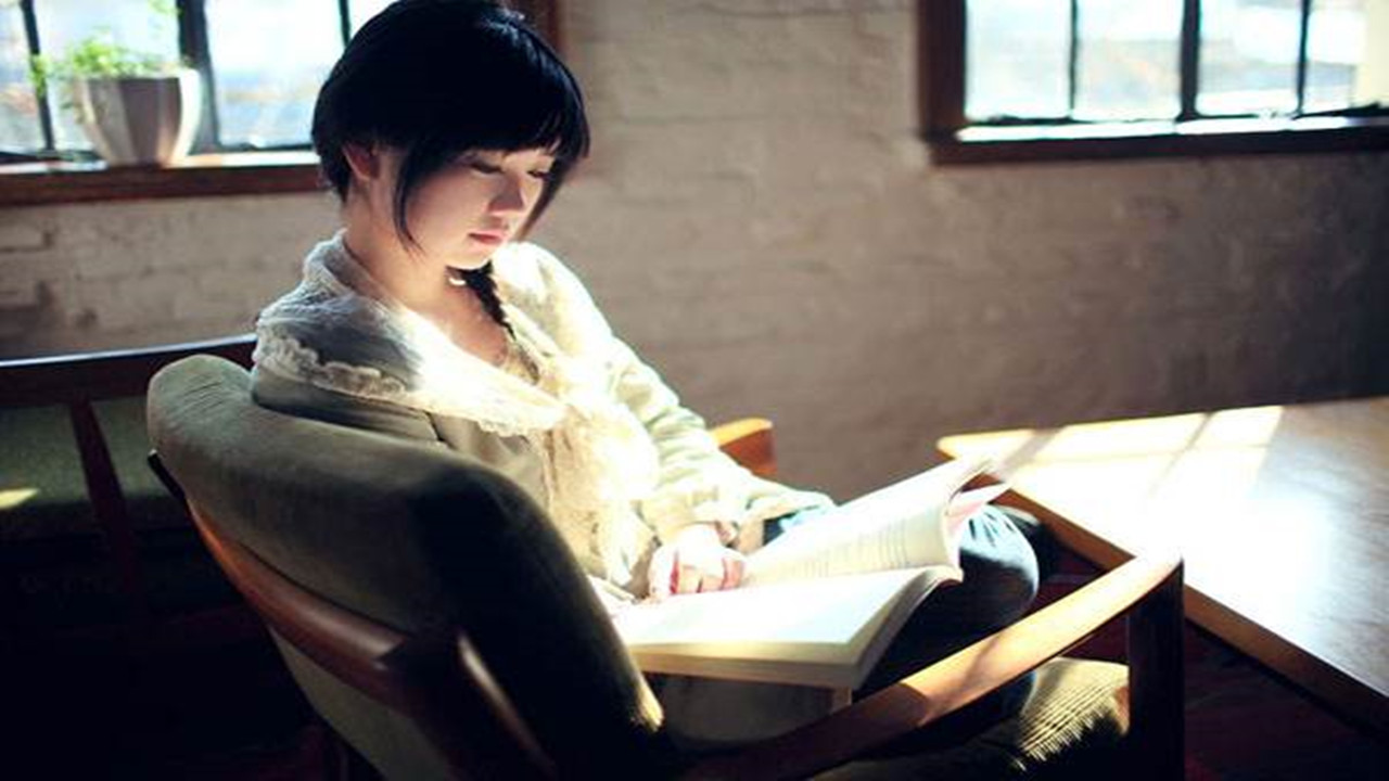 风趣幽默有内涵的女人,女人幽默内涵高情商短句