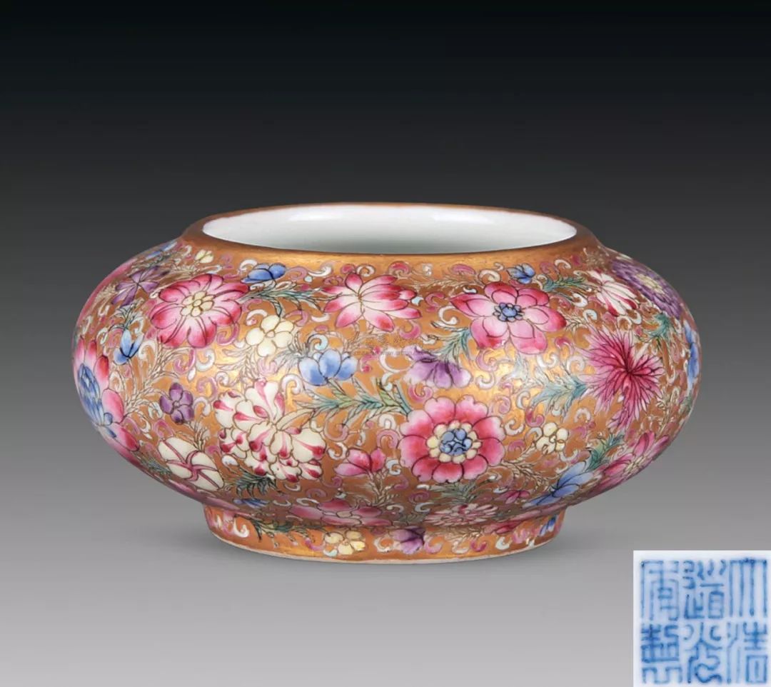 民国粉彩瓷器百花不落地瓶,乾隆粉彩百花不落地瓷器