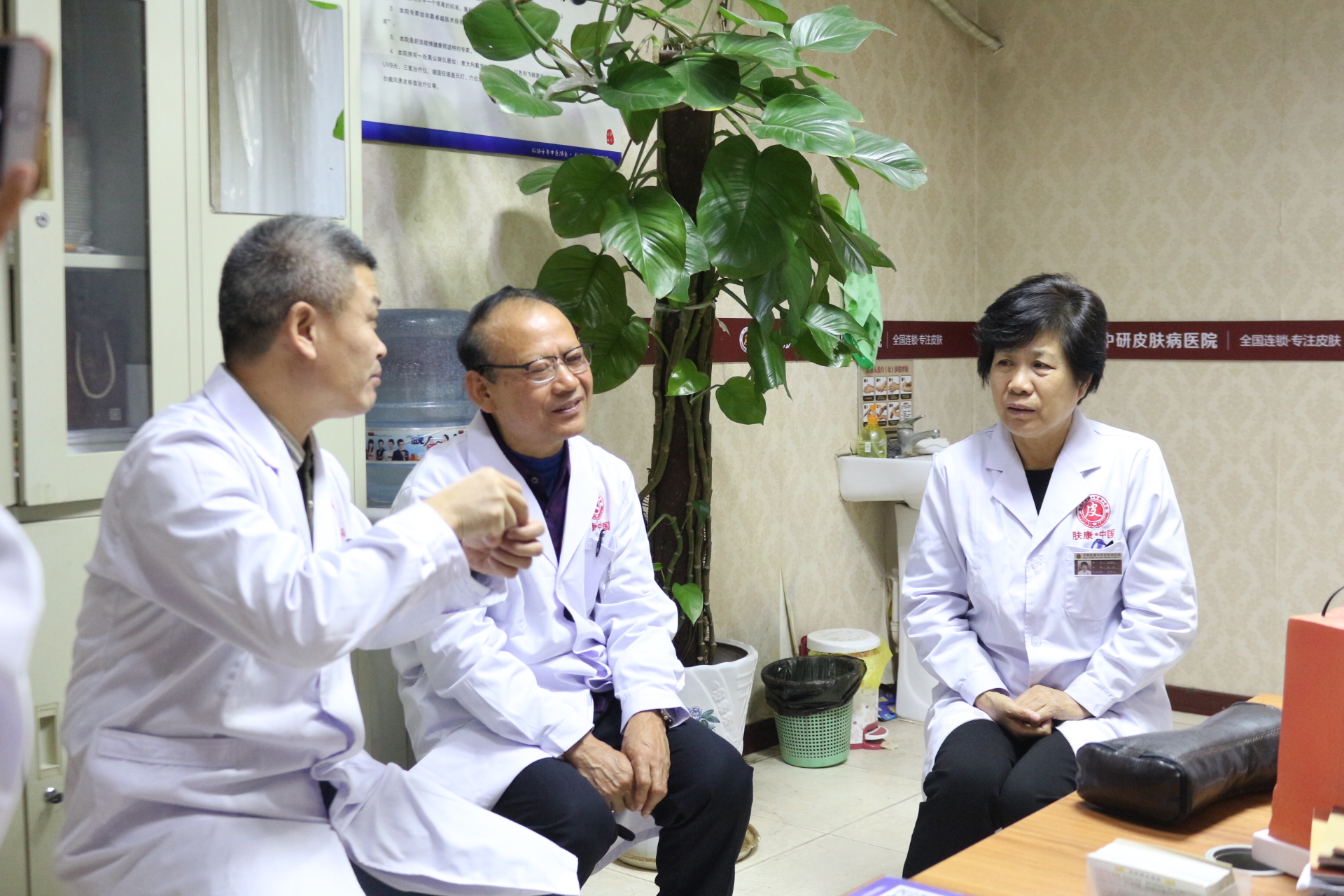 怎样治疗青春痘最有效的方法,怎样治青春痘最有效的方法