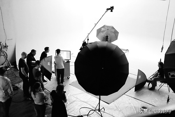 惊艳的牛奶挂历创意设计