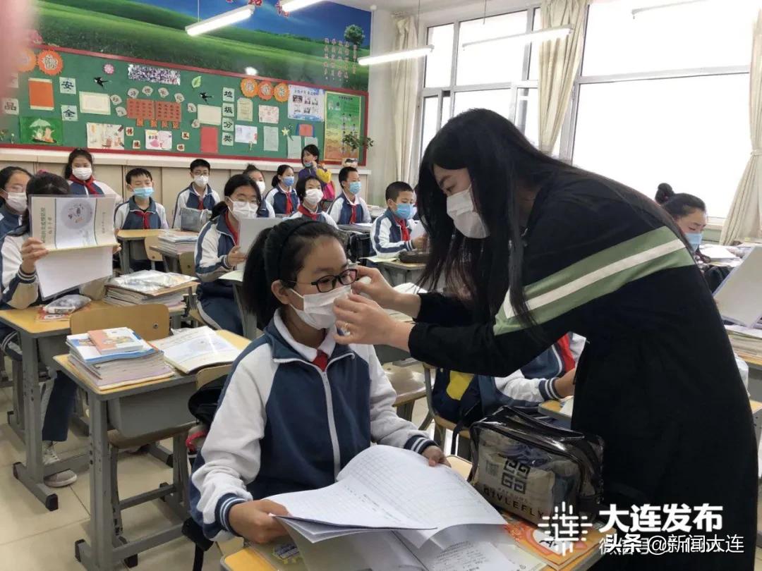 风雨中,“神兽”们返校了