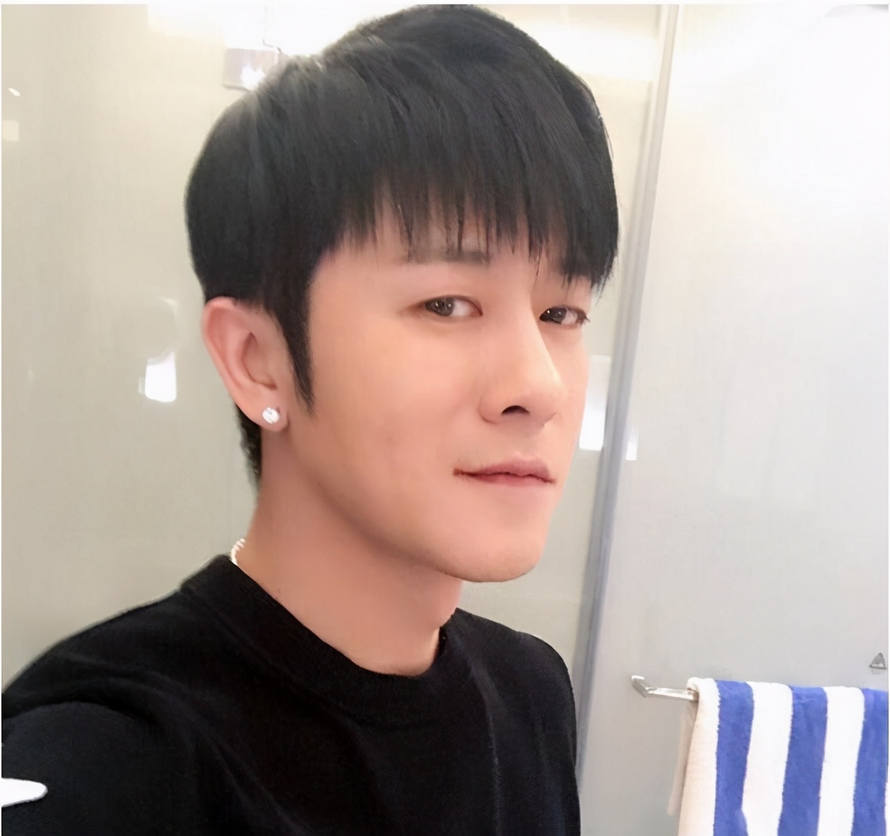 林雨申霸道总裁图片,林雨申帅气西装视频