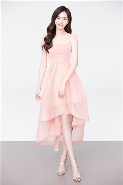 吃瓜日报丨女星拍吻戏拍到缺氧？王菲女儿被迫炫富？郭麒麟被质疑