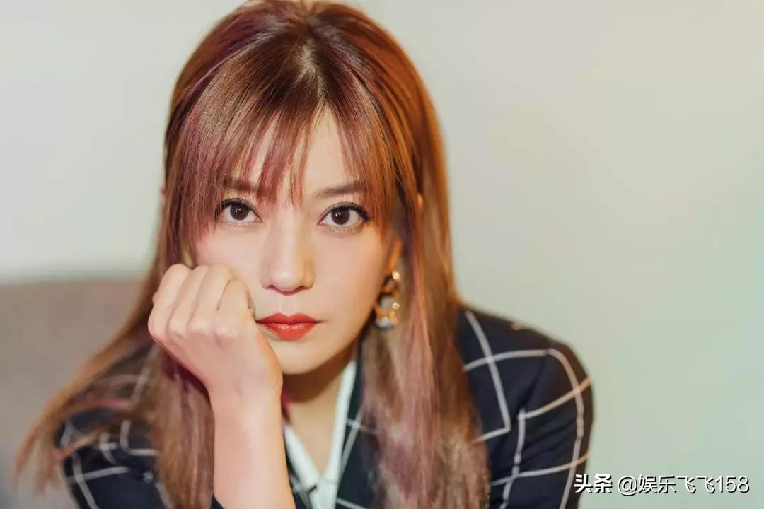 赵薇小燕子变成金融大鳄,还珠格格之小燕子逆袭