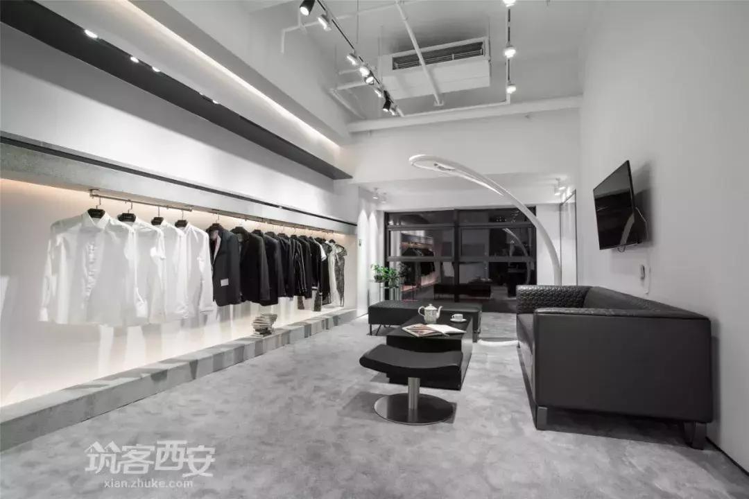西安街头的这家服装店,「高级感」扑面而来
