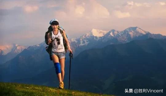 爬山下山后膝关节疼痛怎样缓解,登山跑步膝盖疼怎么办