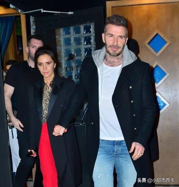 换个Logo贵10倍?!贝嫂这个联名款骗谁捏~|小郑周报