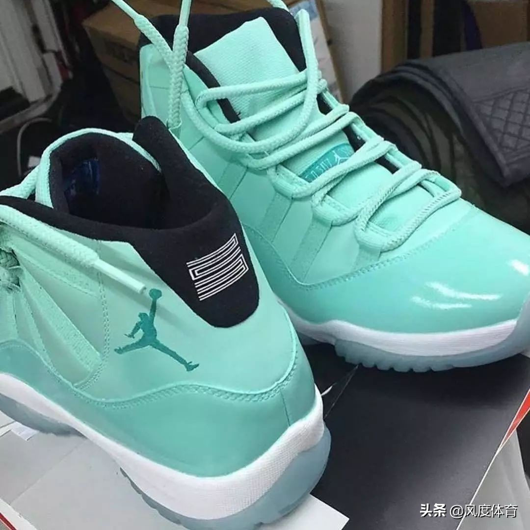 朱一龙惊艳神图氛围感,朱一龙之前春晚的全白色服装图文