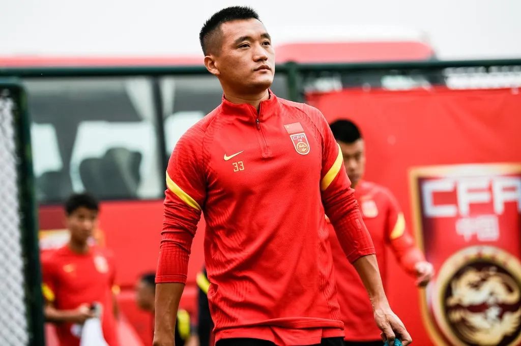 中国男足该不该骂,中国男足被骂的视频