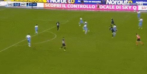 一个喜欢足球的体育老师,我有一个特别喜欢的老师