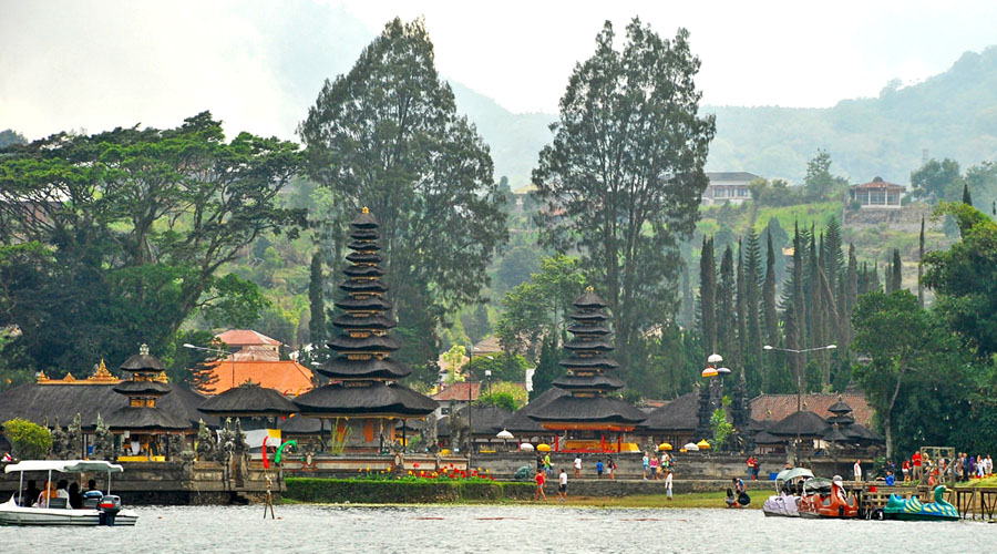 印尼巴里岛皇宫海神庙,印尼巴厘岛海神庙日落