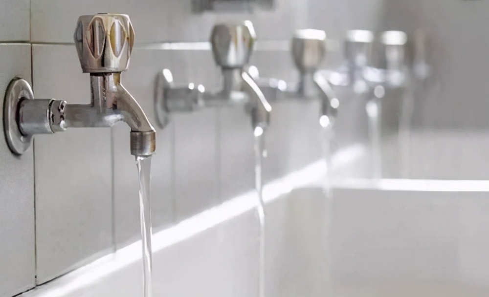 自来水压力不足怎样安装自吸泵,自来水压力不够怎样抽水到水塔