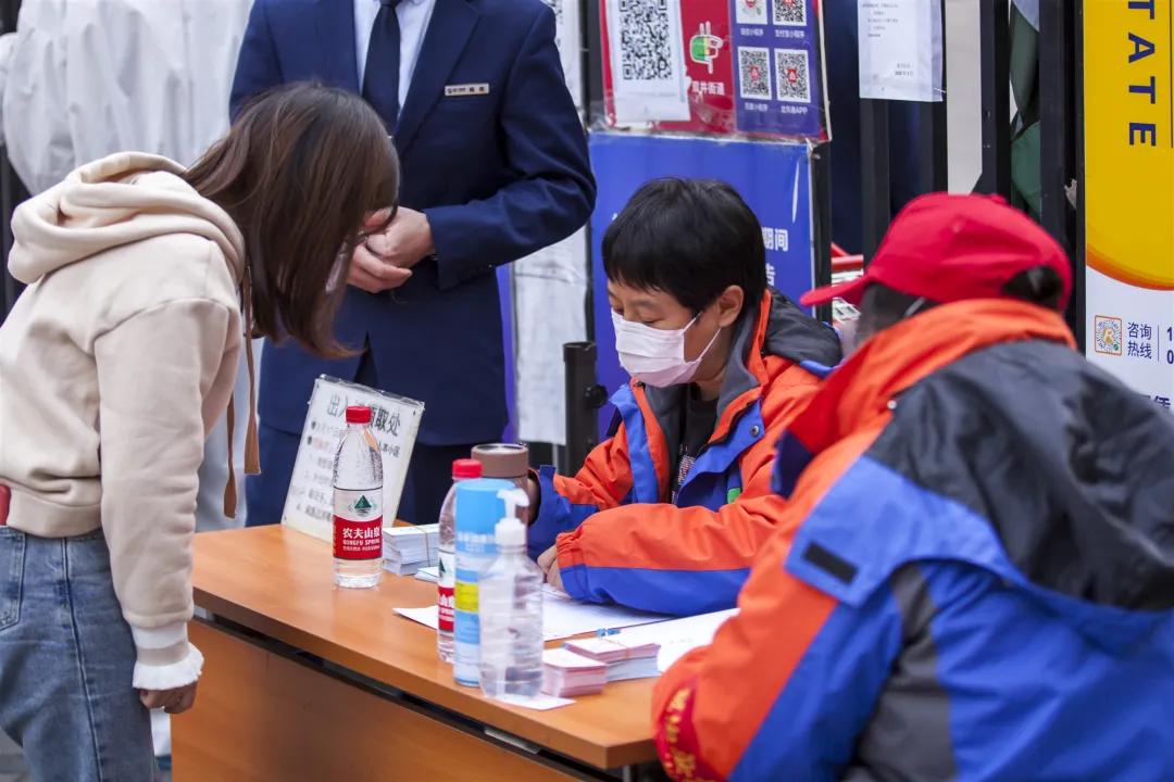 鍙屼簳棣栧煄鍥介檯,棣栧煄鍥介檯鍙屼簳